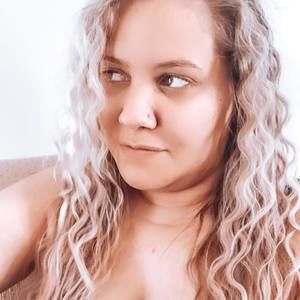 Meet your Posher, Nahomy